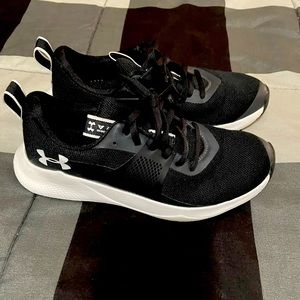 Ladies Under Armor tennis shoes